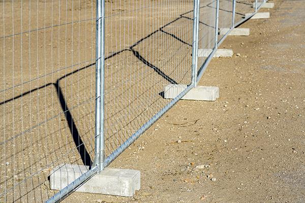 Fence Rental Kennewick workers